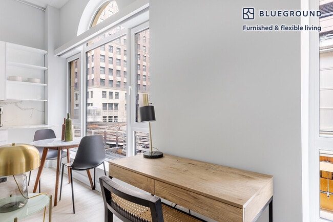 Building Photo - 188 N Wells St