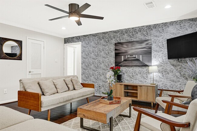 Foto del edificio - 5534 Loch Lomond Dr