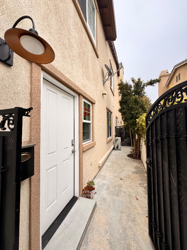 Building Photo - 41 Via Cancion