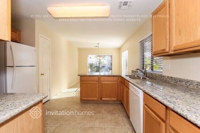 Foto del edificio - 13014 W Hearn Rd