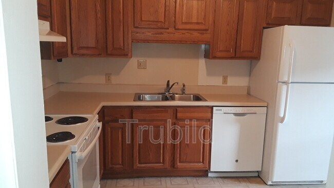 Building Photo - 379 Mariner Ct