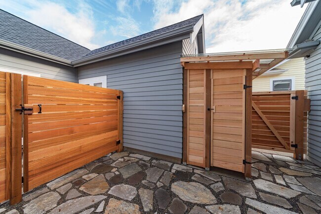 Foto del edificio - Knott House