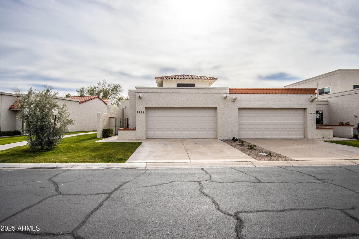 Foto principal - 7633 E Sandalwood Dr