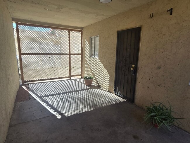 Foto del edificio - 2-bedroom, 1 bath near Ellsworth