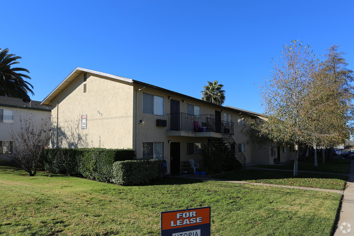 Building Photo - La Hacienda Apartments