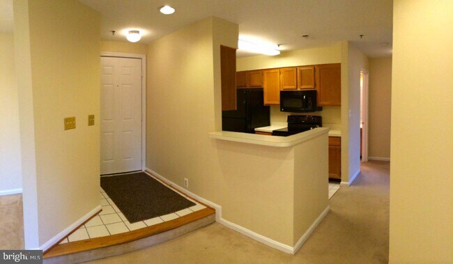 Foto del edificio - 1100 Quaker Hill Dr