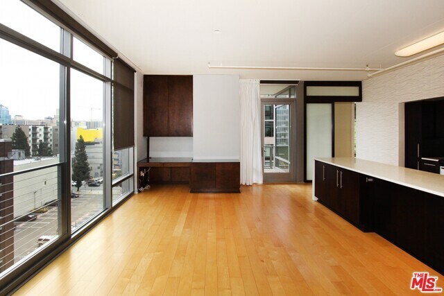 Foto del edificio - 1100 S Hope St