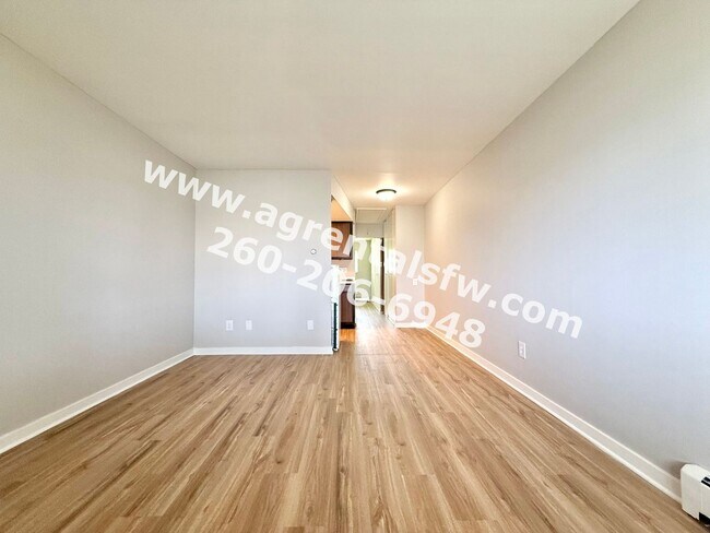 Foto del edificio - 901-931 West Brookwood Court