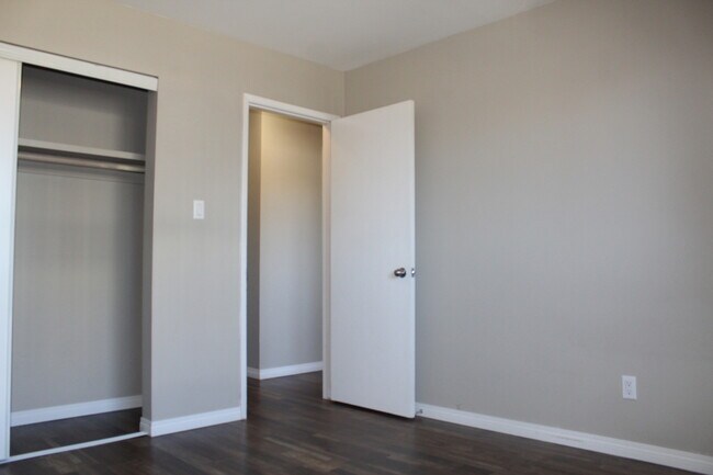 Building Photo - McQueen Place Apartments