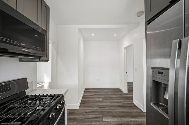 Foto del edificio - 1023 Tremont St