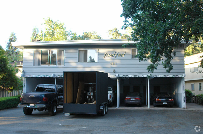 Building Photo - 3621 Walnut St