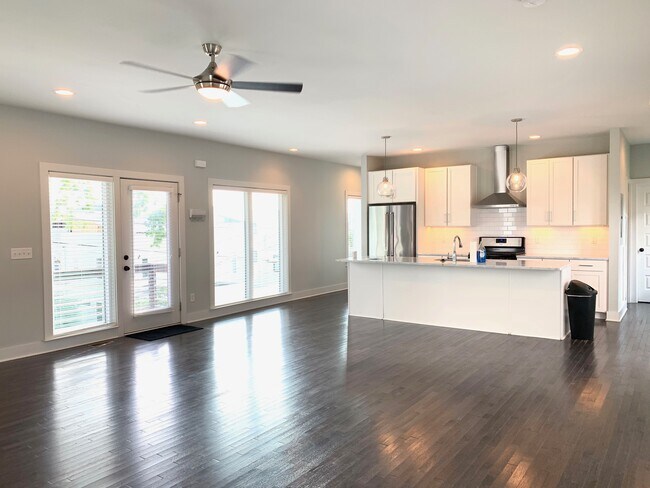 Cocina - 3308B Trevor St