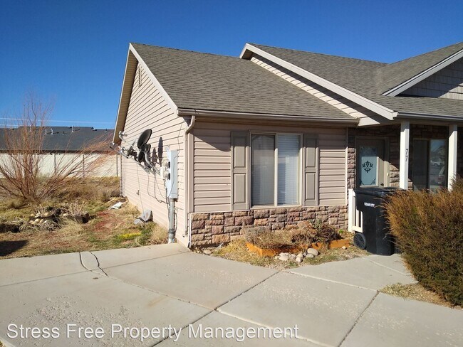 Foto del edificio - 2 br, 1 bath House - 77 North 4250 West