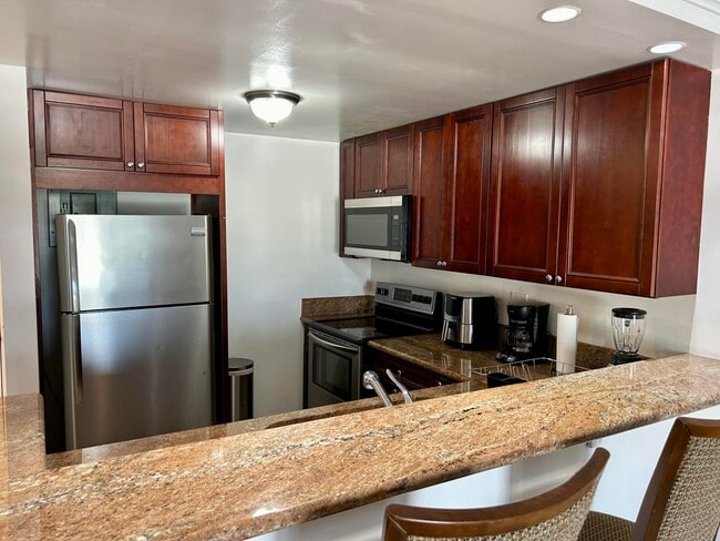 Building Photo - 550 Bayshore Dr