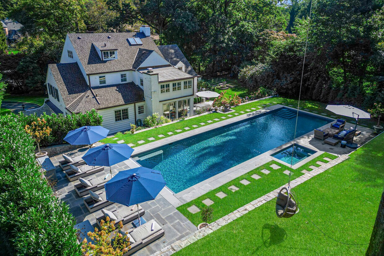 Foto principal - 1 Walden Ln
