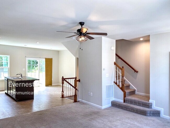 Foto del edificio - 8433 Devries Ln