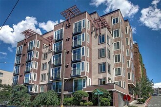 Building Photo - 124 Bellevue Ave E