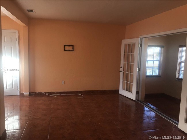 Foto del edificio - 9230 NW 16th Ave