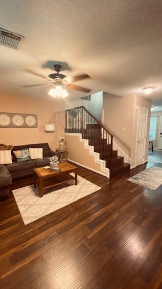 Foto del edificio - 1831 Sherwood Forest St