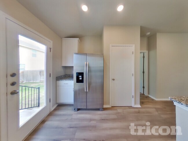 Building Photo - 3521 Stride Ln
