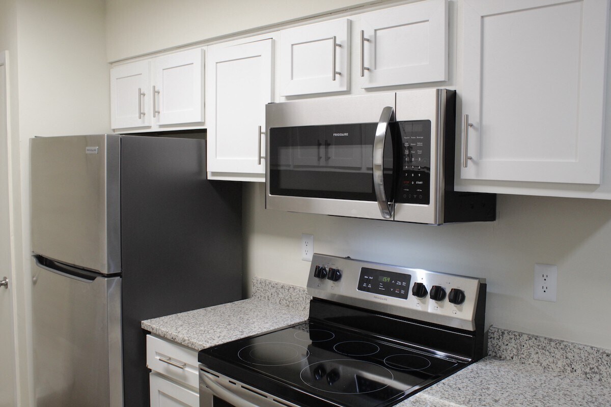 Rock Creek Apartments Rentals in Cordova at 8125 Rockcreek Pl Cordova