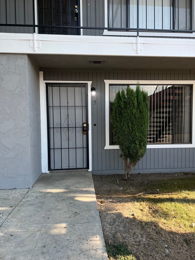 Primary Photo - 1801 S Real Rd