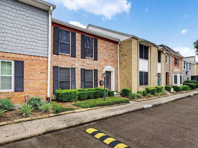 Foto del edificio - 1653 W Sam Houston Pkwy S