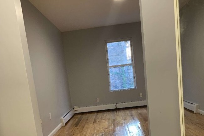 Foto del edificio - 500 Ralph Ave