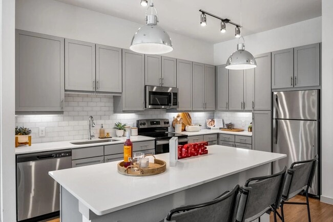 Building Photo - 600 Farm to Market 1626