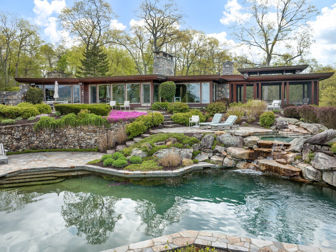 Foto principal - 63 Lovell Ln