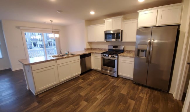 Building Photo - 192 Goldenrod Dr