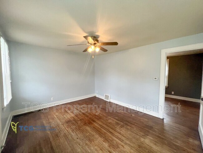 Building Photo - 623 Webster St