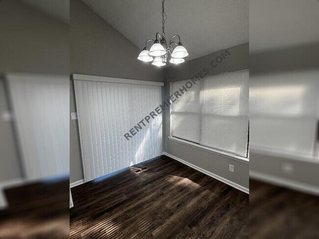 Building Photo - 5 Stoneledge Dr