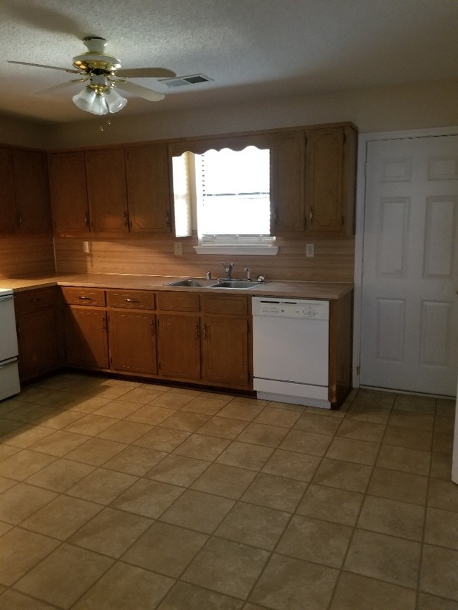 Building Photo - Grayson Valley Townhome!