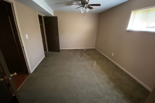 Foto del edificio - 1330 N Summit Ave