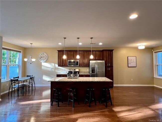 Building Photo - 28 Lyndsey Ln