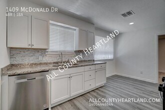 Building Photo - 1409 Mcdonald Dr