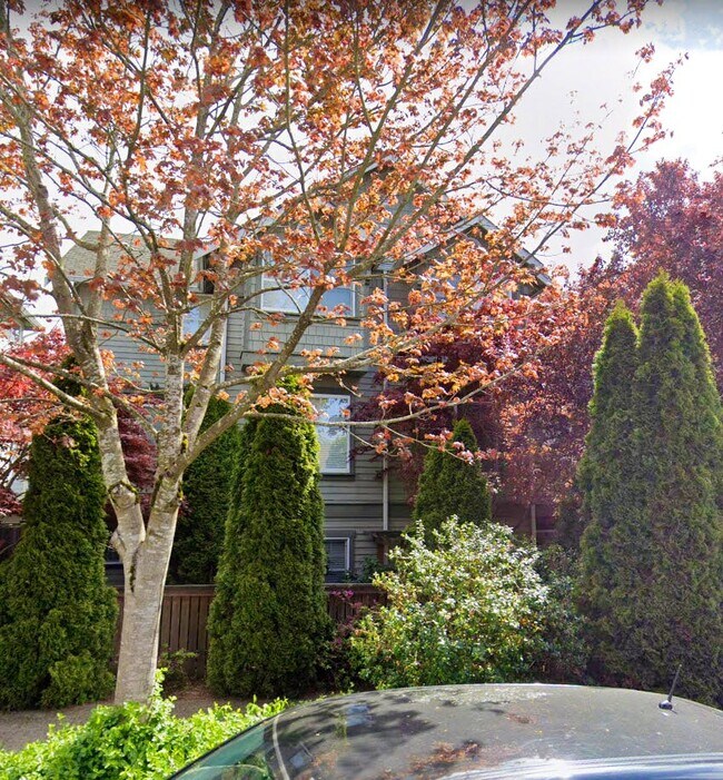 Building Photo - 8524 Stone Ave N