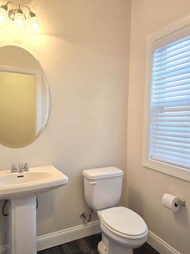 Foto del edificio - 215 Claudia Dr