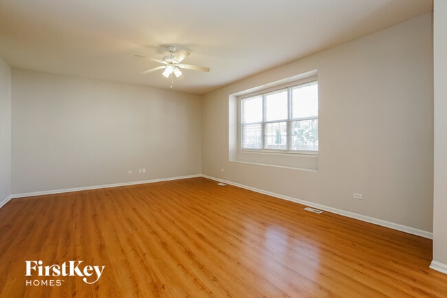 Building Photo - 3833 Pathfinder Ct