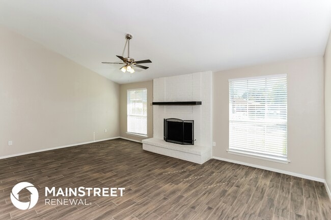 Building Photo - 817 Barcelona Cir