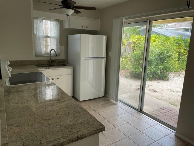 Kitchen - 323 13th Ave NE