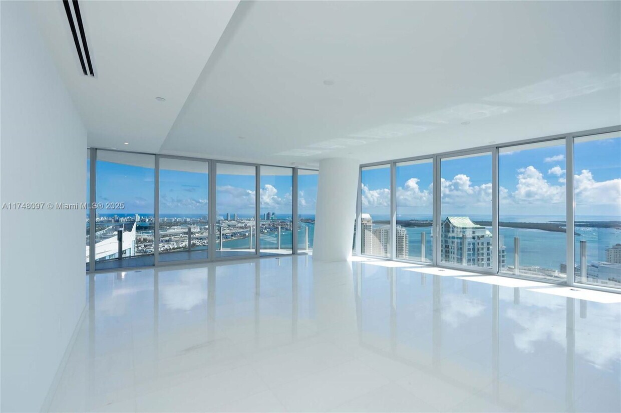 Foto principal - 300 Biscayne Blvd Way