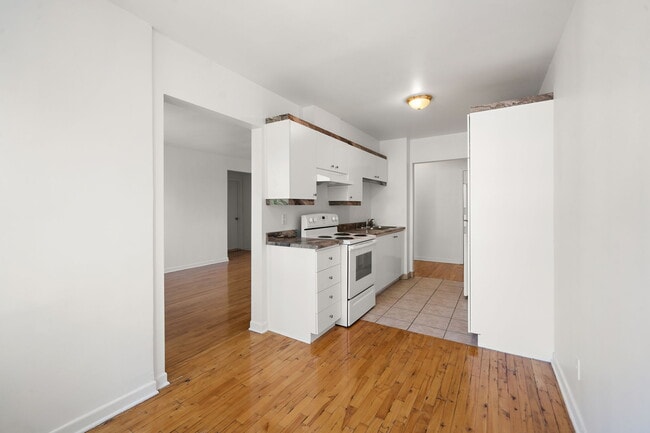 Building Photo - 2775 Av De Kent