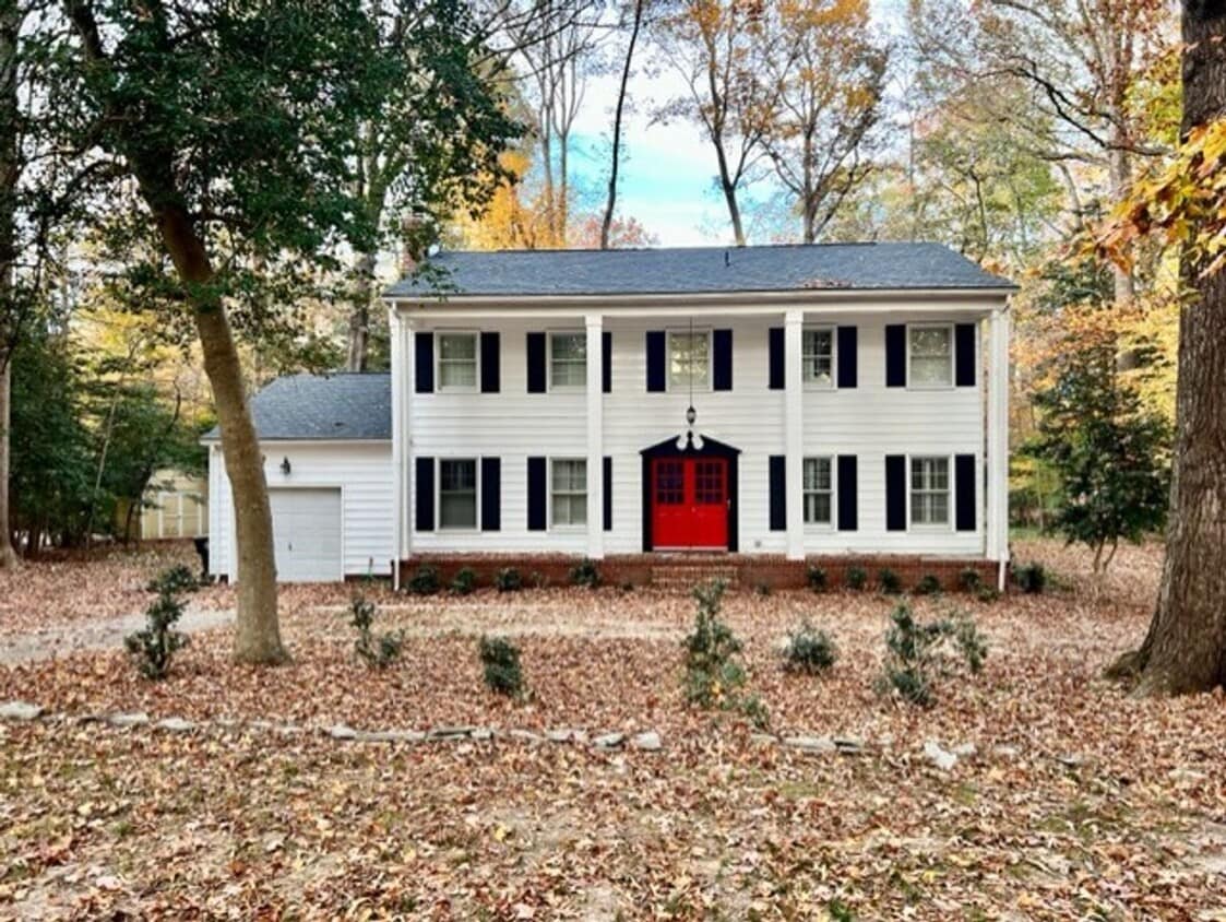 Primary Photo - 100 Greenwood Dr