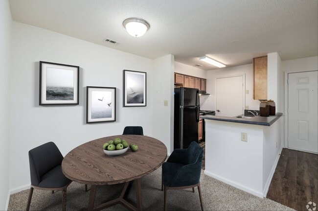 Building Photo - Magruder Run