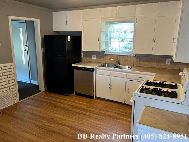 Foto del edificio - 6913 E 5th St