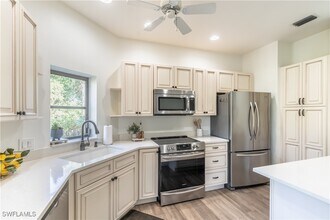 Building Photo - 651 10th Ave S