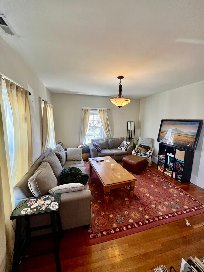 Foto del edificio - 65 Medford St