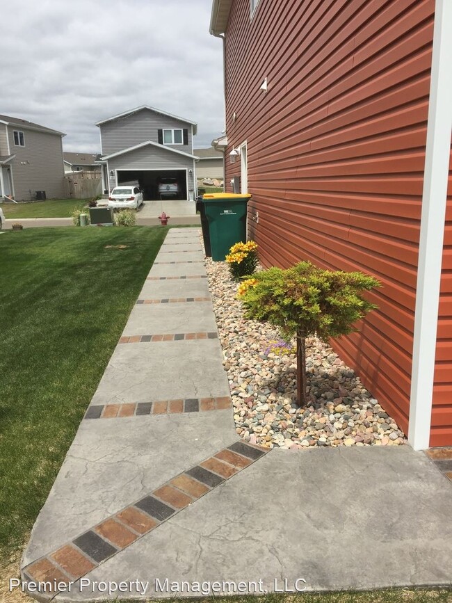 Foto del edificio - 3 br, 2.5 bath House - 1045 Madison lane
